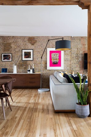 TV - Tyers Gate II by Onefinestay (London)