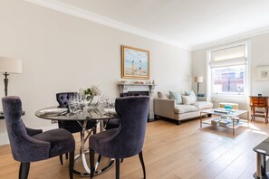 Departamento (2 Bedrooms) | Comedor