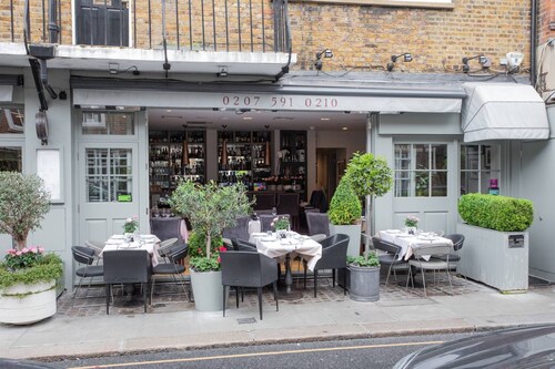 Egerton Gardens IX by Onefinestay