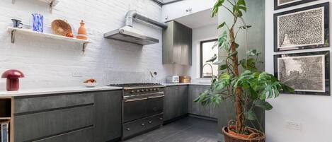 Apartment (2 Bedrooms) | Private kitchen | Oven, dishwasher, electric kettle