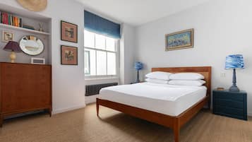 Apartment (2 Bedrooms) | 2 bedrooms, iron/ironing board, cots/infant beds, bed sheets