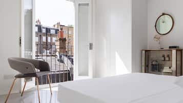 1 bedroom, iron/ironing board, bed sheets