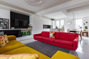 Apartment (1 Bedroom) | Living area | TV - Crawford Street II by Onefinestay (London)
