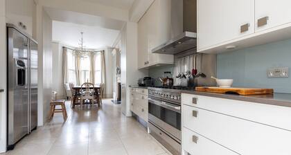 Chesilton Road by Onefinestay