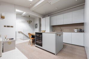 Apartment (1 Bedroom) | Private kitchen