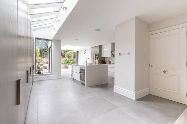 Appartement (5 Bedrooms) | Coin séjour