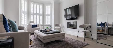 Appartement (5 Bedrooms) | Coin séjour