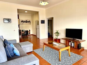 TV - BEACH FRONT HOUSE by Azores HomeMade (Ponta Delgada)