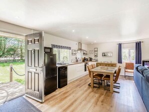 Cabin | Private kitchen - Superb Lodge-yorkshire Dales & Forest of Bowland (Skipton)