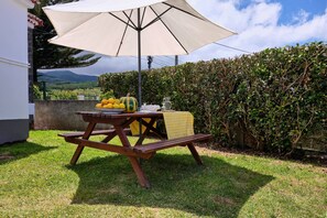 Outdoor dining - CASA D'EIRA by Azores HomeMade (Nordeste)