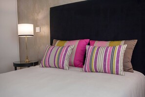 3 bedrooms, iron/ironing board, internet, bed sheets - CASA DO ÁCER by Azores HomeMade (Ponta Delgada)