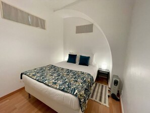 1 chambre, fer et planche Ă repasser, Wi-Fi, literie fournie