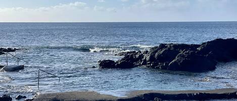 Una spiaggia nelle vicinanze