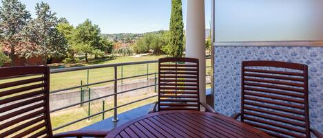 Apartamento Premium, 1 habitación, vistas parciales al mar | Balcón