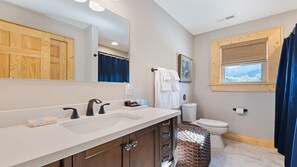 تجهيزات دش، مجففات شعر، مناشف، صابون