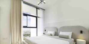 2 quartos, cofres nos quartos, cortinas blackout