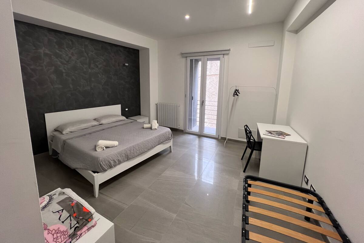 Kamar Triple Comfort, balkon, pemandangan kota | Wi-Fi gratis