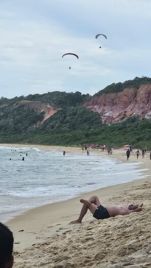 Beach nearby, white sand, beach shuttle, beach towels - Casa Dimmig (Porto Seguro)