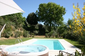 Outdoor pool - La Casa di Emanuela (Toscana)