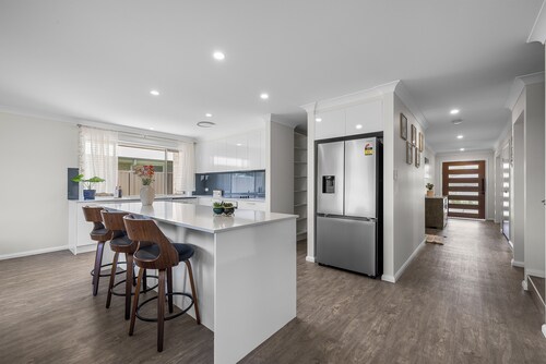 Air Conditioning *  Secured Parking * BBQ * No Linen