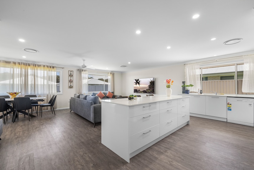Air Conditioning * Secured Parking * Bbq * No Linen - South West Rocks