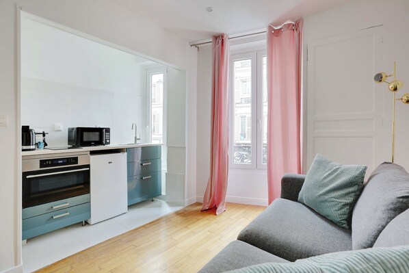 Private kitchen - Charming Appartement - 1bd/4p - Batignolles (Paris)