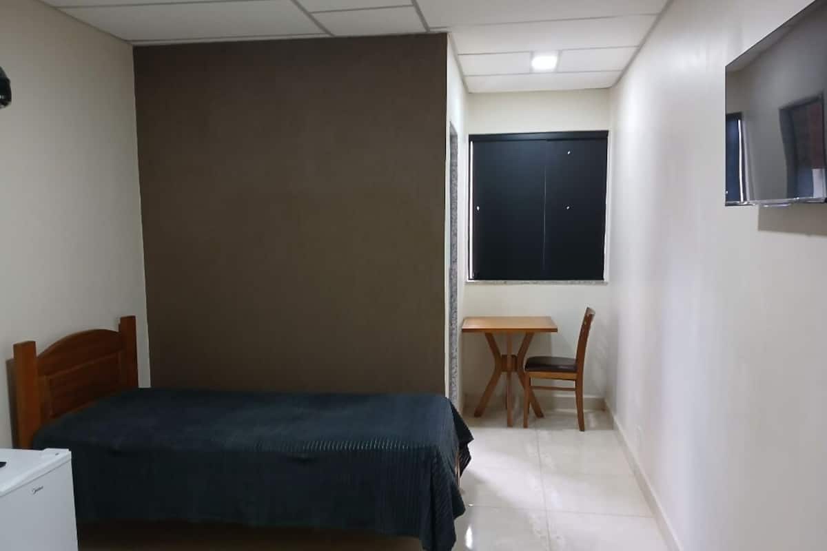 Basic-Zweibettzimmer, Stadtblick | Kostenloses WLAN