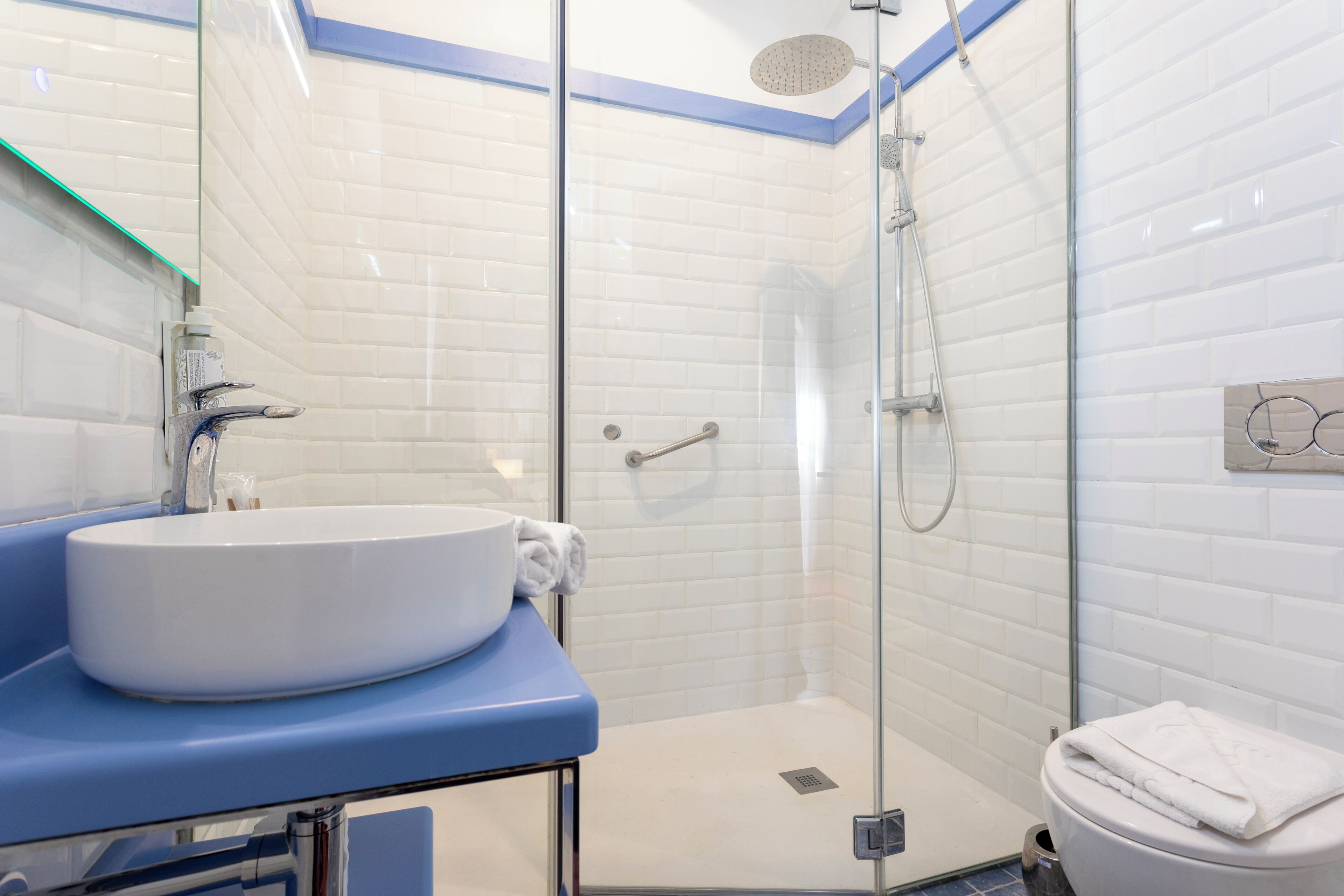 Twin Room | Bathroom