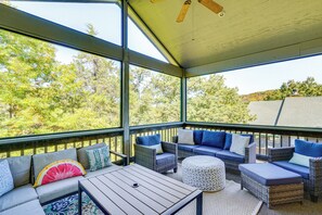 House (5 Bedrooms) | Interior