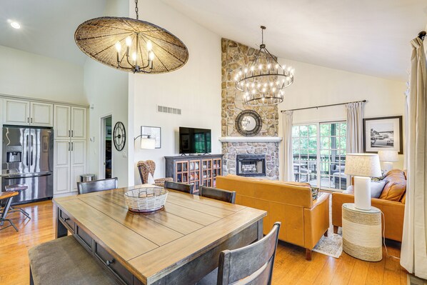 House (5 Bedrooms) | Interior