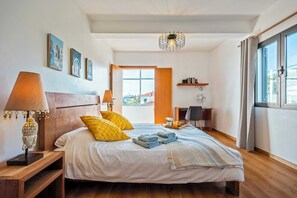 2 chambres, bureau, fer et planche à repasser, Wi-Fi gratuit