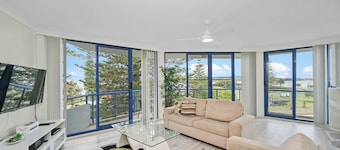 Heritage 402 Sunny Ocean and Lake Views