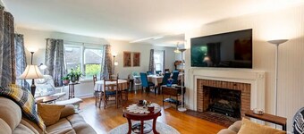 Welcome Home: Comfortable Home for Families, Pets, Remote Workers