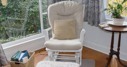 Welcome Home: Comfortable Home for Families, Pets, Remote Workers