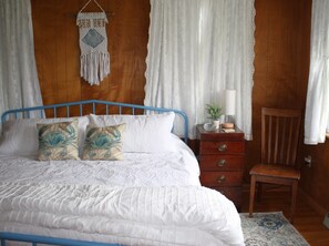 3 bedrooms, desk, iron/ironing board, travel cot - Welcome Home: Comfortable Home for Families, Pets, Remote Workers (Hagerstown)