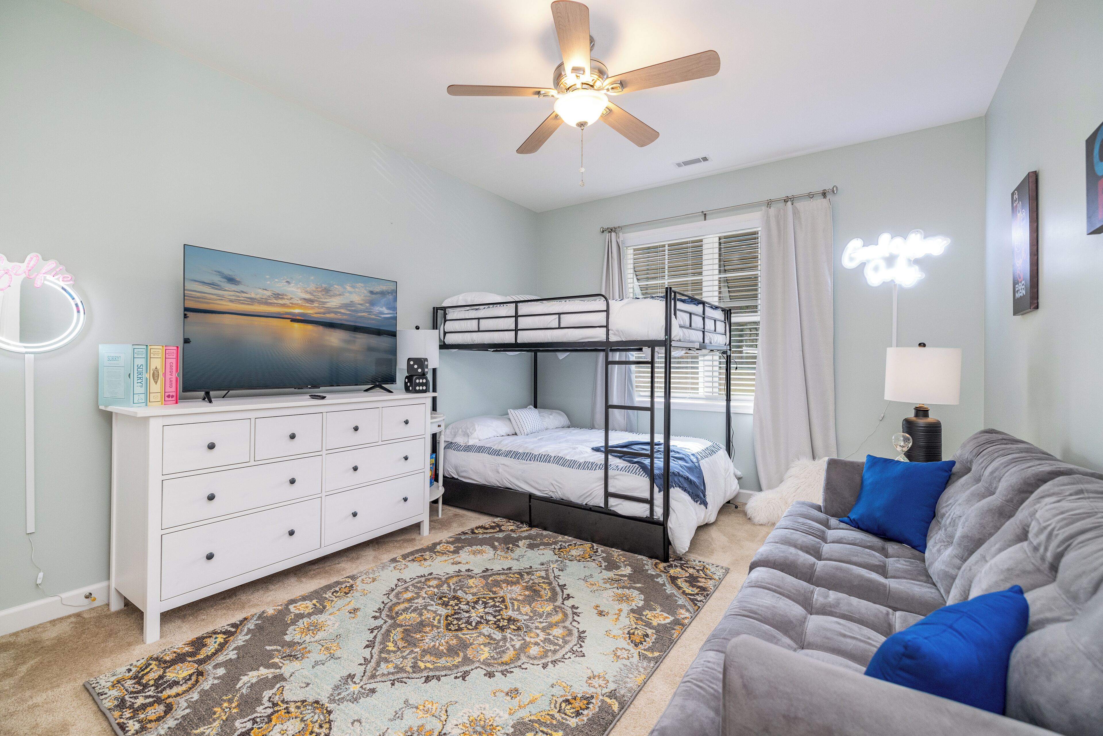 4 chambres, bureau, Wi-Fi gratuit, draps fournis