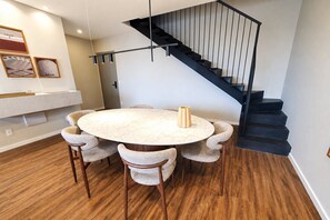 Premium Apartment | Dining