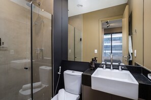 Basic Apartment | Bathroom