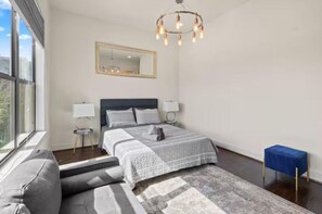 3 bedrooms, desk, iron/ironing board, travel cot