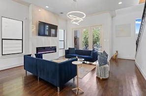 Smart TV, fireplace, books