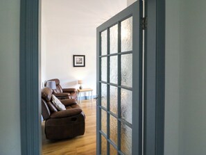 Interior - NO 1 LODGE WOOD, family friendly in Kenmare, County Kerry (Kenmare)