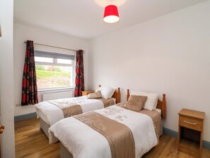 3 bedrooms, internet - NO 1 LODGE WOOD, family friendly in Kenmare, County Kerry (Kenmare)