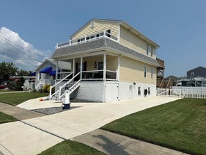Exterior - 4 Bedroom 2 Bath luxury home in a quiet area close to the beach (North Wildwood)
