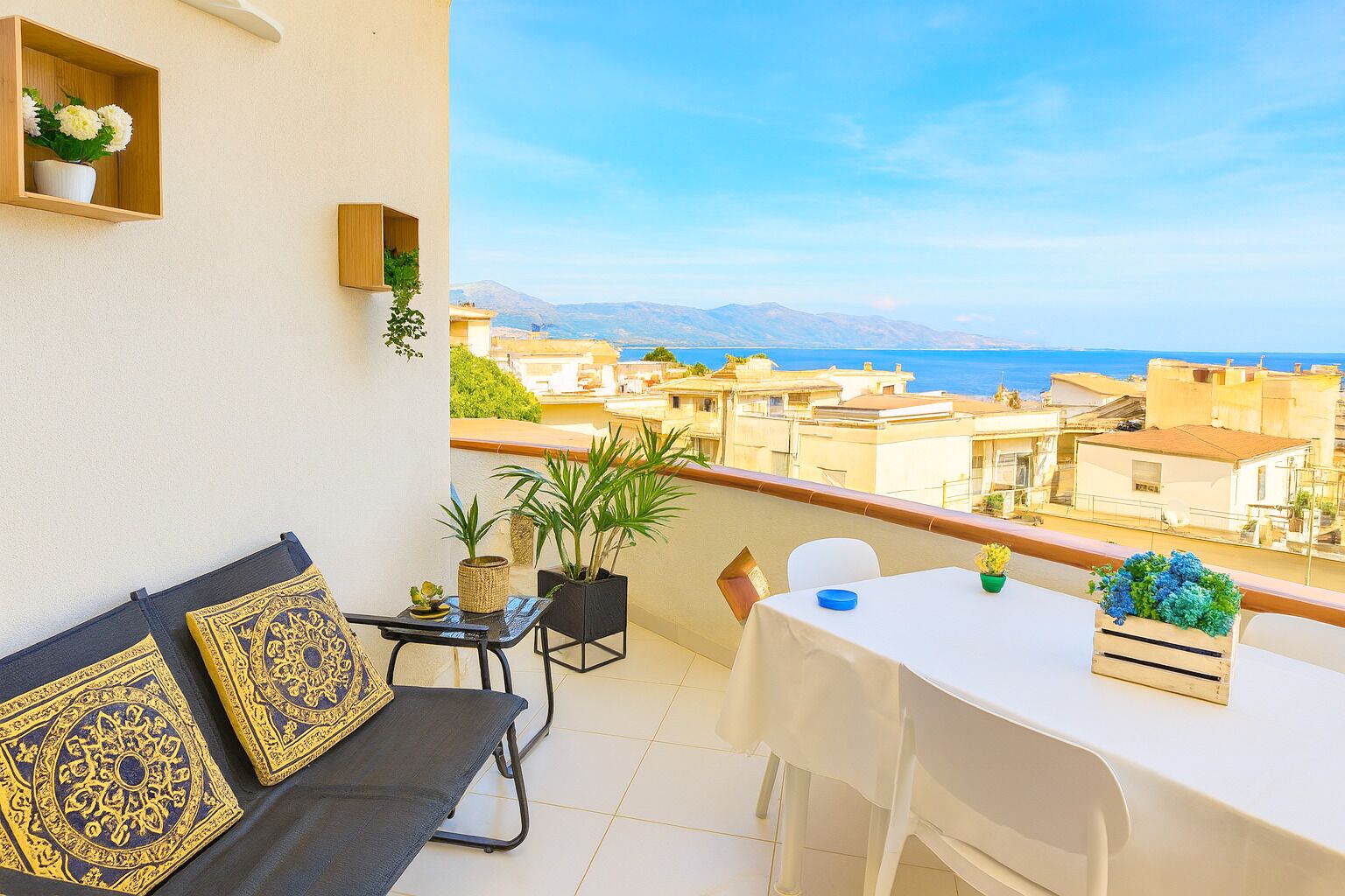 Huoneisto, osittainen merinäköala | Terassi/patio