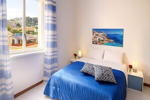 公寓, 部分海景 | 2 多间卧室、熨斗/熨板、免费 WiFi