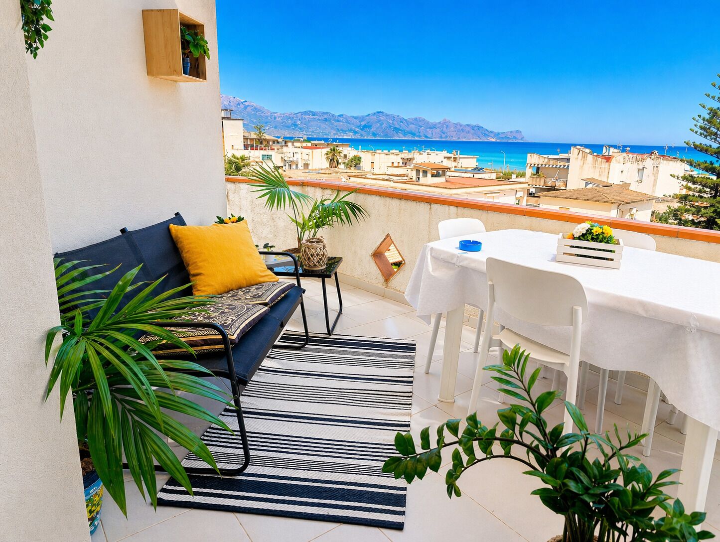 Appartamento, vista mare parziale | Terrazza/patio