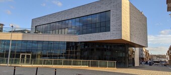 3-bed House - Garden & 30 Mins to Central London