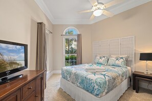 3 slaapkamers, een strijkplank/strijkijzer, gratis wifi, beddengoed