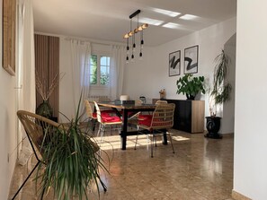 Dining - Large 240 m2 house with 15/7 m swimming pool (Saint-Privat-des-Vieux)