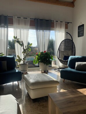 Interior - Large 240 m2 house with 15/7 m swimming pool (Saint-Privat-des-Vieux)
